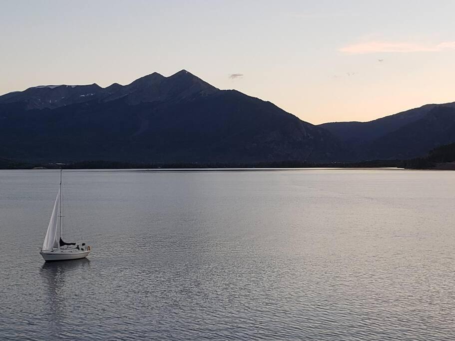 Lake Front Condo 1Bd - Fully Remodeled! Dillon Exterior photo